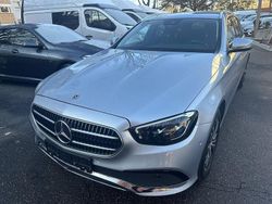 Silber Gebraucht 2022 Mercedes E220 Limousine | 27.990 €