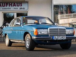 Blau Gebraucht 1984 Mercedes 230 Coupé | 15.960 €