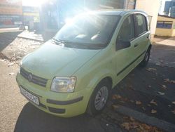 Grün Gebraucht 2003 Fiat Panda Dynamic Kleinwagen | 799 € (Etwas zu teuer)
