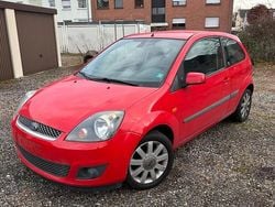 Rot Gebraucht 2007 Ford Fiesta Ghia Limousine | 1.800 € (Fairer Preis)
