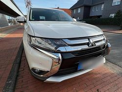 Weiß Gebraucht 2016 Mitsubishi Outlander SUV | 13.000 € (Superpreis)
