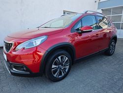 Rot Gebraucht 2018 Peugeot 2008 Allure SUV | 10.490 € (Fairer Preis)