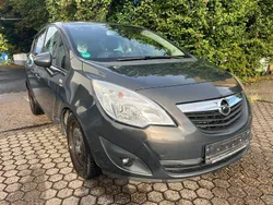 Grau Gebraucht 2013 Opel Meriva Active Van / Kleinbus | 3.799 € (Guter Preis)