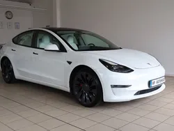 Weiß Gebraucht 2021 Tesla Model 3 Performance Limousine | 25.490 € (Etwas zu teuer)