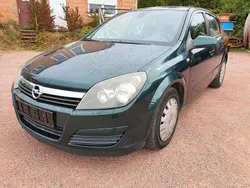 Grau Gebraucht 2005 Opel Astra Limousine | 1.799 € (Fairer Preis)