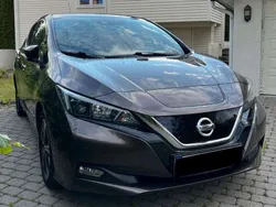 Braun Gebraucht 2018 Nissan Leaf N-Connecta Kleinwagen | 12.550 € (Etwas zu teuer)