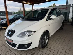 Weiß Gebraucht 2015 Seat Altea Sun Van / Kleinbus | 8.990 € (Teuer)