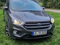 Grau Gebraucht 2018 Ford Kuga ST-Line SUV | 16.700 € (Fairer Preis)