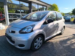 Silber Gebraucht 2009 Toyota Aygo Basis Kleinwagen | 2.800 € (Fairer Preis)