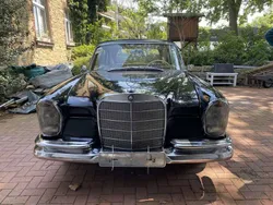 Mercedes 220