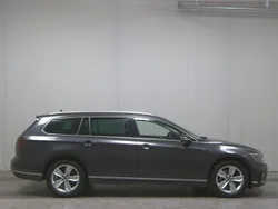 Grau Gebraucht 2021 VW Passat R-line Kombi | 19.680 € (Fairer Preis)