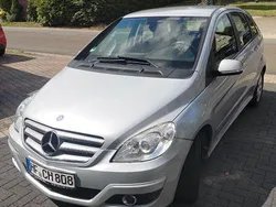 Silber Gebraucht 2010 Mercedes B180 Van / Kleinbus | 1.900 € (Fairer Preis)