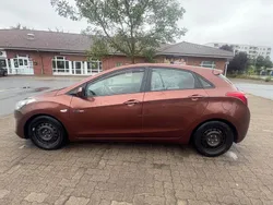 Braun Gebraucht 2013 Hyundai i30 Style Limousine | 3.000 €