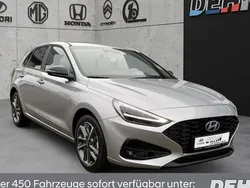 Silber Gebraucht 2024 Hyundai i30 Advantage Limousine | 27.970 € (Fairer Preis)