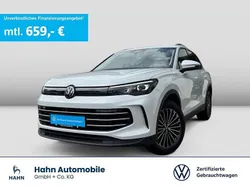 Oryxweiß perlmutteffekt Gebraucht 2024 VW Tiguan Elegance SUV | 40.370 € (Fairer Preis)