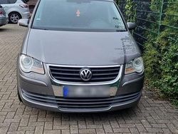 Grau Gebraucht 2007 VW Touran Van / Kleinbus | 4.890 € (Etwas zu teuer)