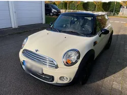 Weiß Gebraucht 2012 Mini Cooper Pepper Kleinwagen | 8.800 € (Etwas zu teuer)