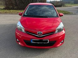 Rot Gebraucht 2013 Toyota Yaris Limousine | 7.000 € (Fairer Preis)