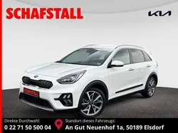 Weiss ((swp) snow white pearl) Gebraucht 2021 Kia Niro Spirit SUV | 19.979 € (Guter Preis)