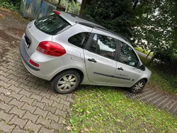 Silber Gebraucht 2012 Renault Clio IV Expression Limousine | 1.350 € (Guter Preis)