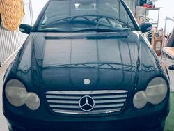 Blau Gebraucht 2002 Mercedes 200 Coupé | 1.500 €