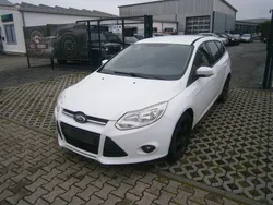 Weiß Gebraucht 2012 Ford Focus Trend Kombi | 1.990 € (Guter Preis)