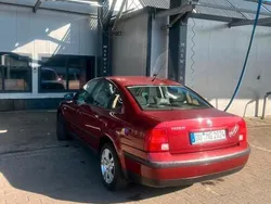 Rot Gebraucht 1997 VW Passat Limousine | 850 € (Guter Preis)