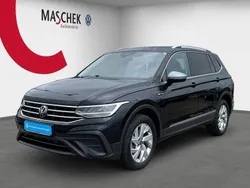 Deep black perleffekt Gebraucht 2024 VW Tiguan Allspace Life SUV | 34.420 € (Superpreis)