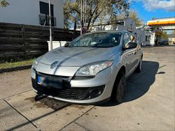 Silber Gebraucht 2012 Renault Mégane Limousine | 4.349 € (Fairer Preis)