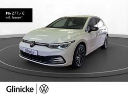 Pure white Gebraucht 2023 VW Golf VIII Move Limousine | 24.180 € (Guter Preis)