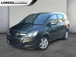 Grün Gebraucht 2010 Opel Zafira Edition Van / Kleinbus | 4.990 € (Etwas zu teuer)