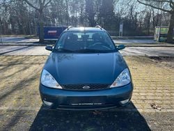 Grün Gebraucht 2002 Ford Focus Kombi | 650 € (Guter Preis)