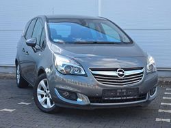 Grau Gebraucht 2016 Opel Meriva Innovation Van / Kleinbus | 9.300 € (Fairer Preis)