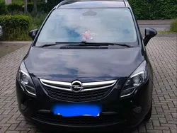 Schwarz Gebraucht 2016 Opel Zafira Tourer Innovation Van / Kleinbus | 6.999 € (Guter Preis)