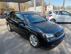 Schwarz Gebraucht 2005 Opel Astra Coupé | 4.290 € (Teuer)