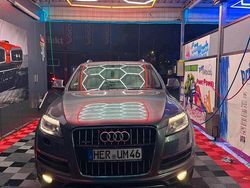 Grau Gebraucht 2012 Audi Q7 SUV | 14.250 € (Guter Preis)