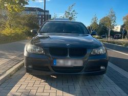 Grau Gebraucht 2008 BMW 320 Kombi | 4.800 € (Fairer Preis)