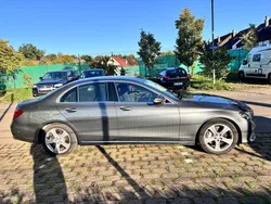 Grau Gebraucht 2016 Mercedes E400 Limousine | 32.499 €