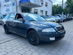 Grau Gebraucht 2009 Skoda Octavia Team Edition Kombi | 1.550 € (Guter Preis)