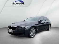 Grau Gebraucht 2022 BMW 530e Kombi | 33.920 € (Guter Preis)