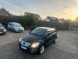Schwarz Gebraucht 2010 Mercedes B160 Sport Van / Kleinbus | 5.790 € (Fairer Preis)