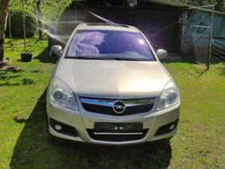 Grau Gebraucht 2005 Opel Vectra Limousine | 3.750 € (Fairer Preis)