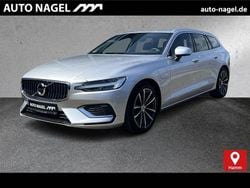 Bright silver / Gebraucht 2022 Volvo V60 Core Kombi | 30.800 € (Guter Preis)