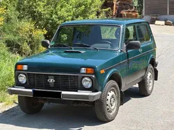 Grün Gebraucht 2011 Lada niva SUV | 4.900 € (Superpreis)