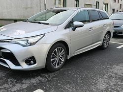 Silber Gebraucht 2017 Toyota Avensis Edition-S Kombi | 15.499 € (Fairer Preis)