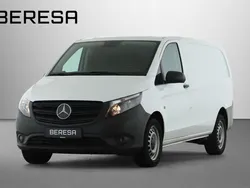 Weiß Gebraucht 2023 Mercedes Vito Van / Kleinbus | 32.582 € (Guter Preis)