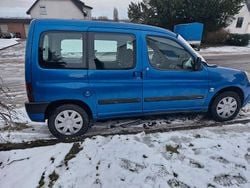 Blau Gebraucht 2004 Citroën Berlingo Van / Kleinbus | 6.900 €