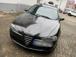Schwarz Gebraucht 2005 Alfa Romeo 147 Kleinwagen | 1.000 € (Guter Preis)