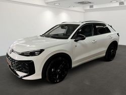 Pure white uni Neu 2025 VW T-Roc R-line SUV | 48.114 €