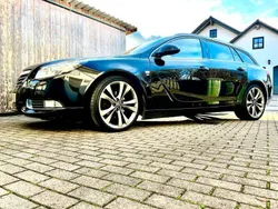 Schwarz Gebraucht 2012 Opel Insignia Eco Kombi | 5.600 € (Fairer Preis)